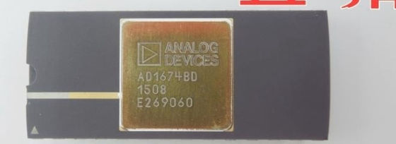 Convertitori analogico-digitale di AD1674BD - ADC